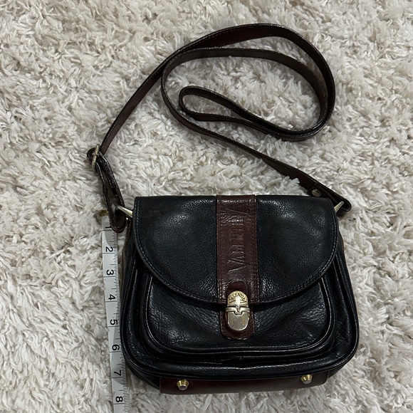 Valentina Classic Black and Brown Italian Leather Crossbody Bag, Vintage - Picture 4 of 12